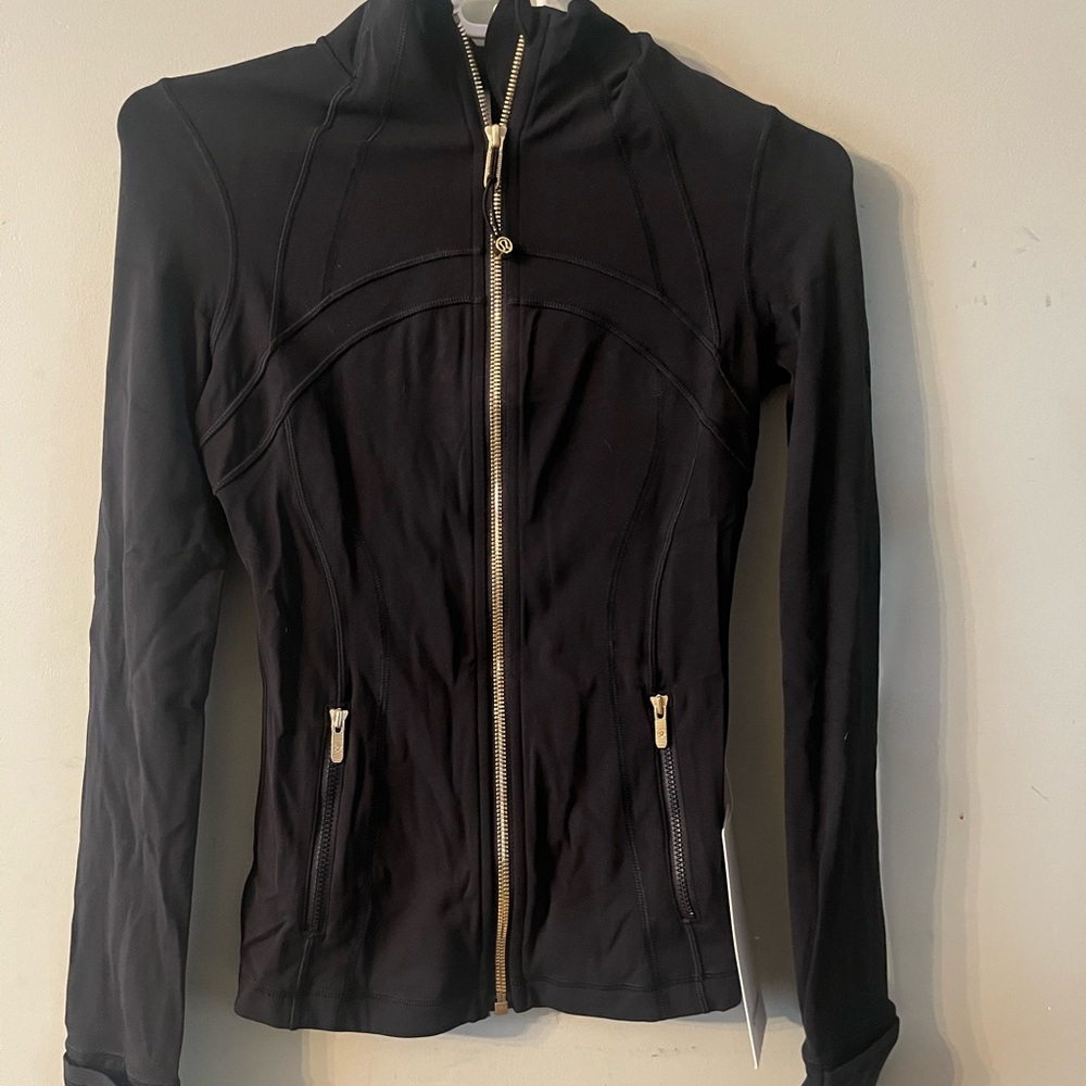 Black Lululemon Women's Nulu Jacket